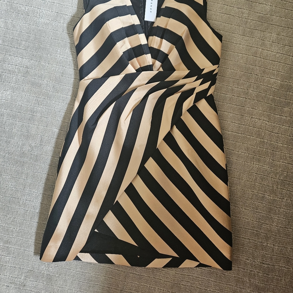 Dress - Picture 4 of 5